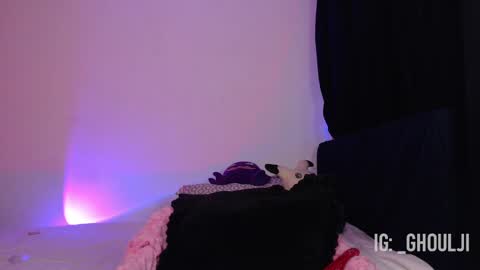 Annie   Im going to be offline from 29nov to 3dec online show from January 21, 2025, 4:32 am