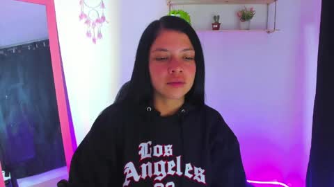 giaaaa   online show from April 7, 2026, 12:11 am