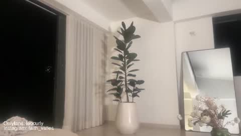 Snapshot of gia_curly chatting on July 10, 2026, 1:54 am Leo online show from July 10, 2026, 1:54 am
