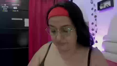 nahomi online show from September 27, 2025, 1:43 am