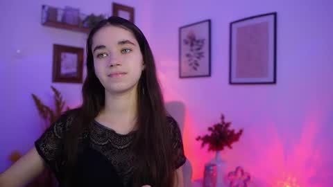 Gia Paige18 online show from November 25, 2025, 2:17 pm