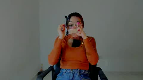 GIA WHITE Independet  online show from March 18, 2026, 3:37 pm