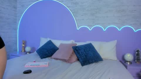 Gia online show from January 7, 2026, 7:38 pm