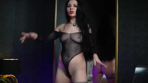  Gia  online show from December 18, 2025, 7:09 pm