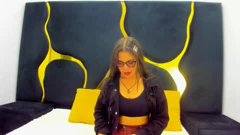 GiannaJohnson online show from November 30, 2025, 3:10 am