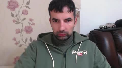 Gianni online show from April 4, 2026, 2:25 pm