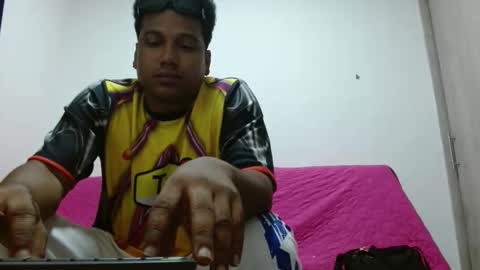 Snapshot of giant_feet chatting on May 21, 2026, 7:04 am BOSS online show from May 21, 2026, 7:04 am
