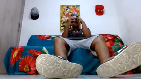 Snapshot of giant_feet chatting on May 26, 2026, 4:03 pm BOSS online show from May 26, 2026, 4:03 pm
