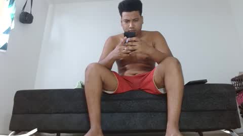 Snapshot of giant_feet chatting on June 4, 2026, 8:26 pm BOSS online show from June 4, 2026, 8:26 pm