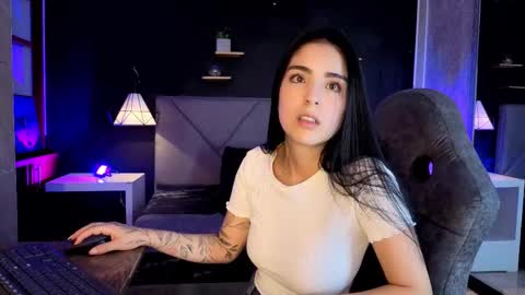 Gia online show from November 12, 2025, 1:50 am