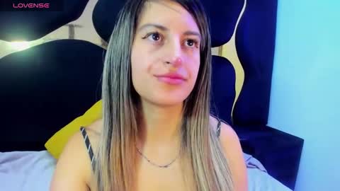 Snapshot of giaroussel chatting on November 2, 2025, 4:42 pm GiaRoussel online show from November 2, 2025, 4:42 pm