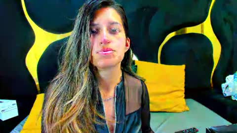 Snapshot of giaroussel chatting on December 17, 2025, 6:14 pm GiaRoussel online show from December 17, 2025, 6:14 pm