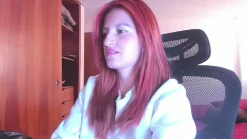 Snapshot of giaroussel chatting on April 21, 2026, 2:23 pm GiaRoussel online show from April 21, 2026, 2:23 pm