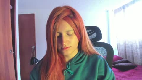 Snapshot of giaroussel chatting on April 24, 2026, 4:20 pm GiaRoussel online show from April 24, 2026, 4:20 pm