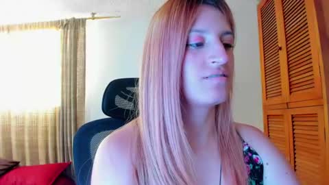 Snapshot of giaroussel chatting on July 28, 2026, 9:25 pm GiaRoussel online show from July 28, 2026, 9:25 pm