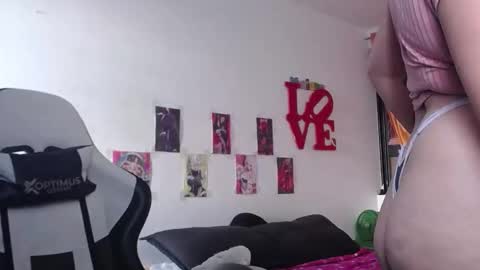 Snapshot of gigi_queens chatting on October 13, 2025, 10:32 pm gigi online show from October 13, 2025, 10:32 pm