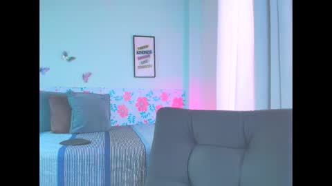 Sharlotte  online show from November 6, 2025, 8:43 pm