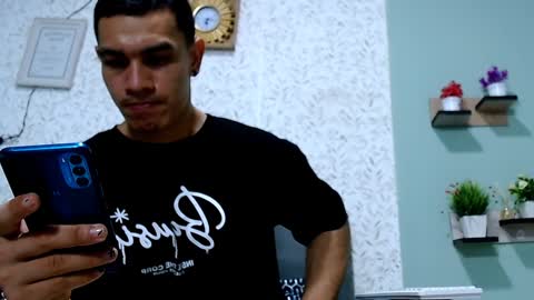 Snapshot of gilbert_marquez chatting on January 20, 2025, 12:25 am GILBERT online show from January 20, 2025, 12:25 am