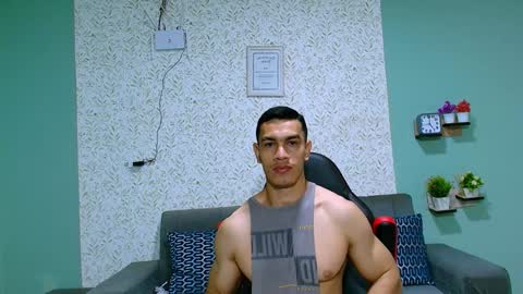 Snapshot of gilbert_marquez chatting on January 27, 2025, 12:05 pm GILBERT online show from January 27, 2025, 12:05 pm