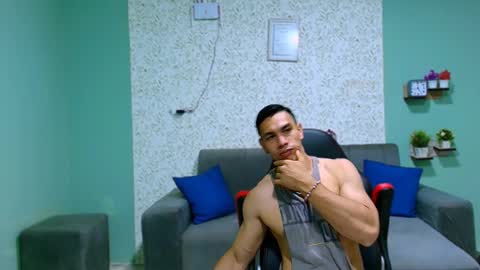 Snapshot of gilbert_marquez chatting on March 2, 2025, 11:29 am GILBERT online show from March 2, 2025, 11:29 am