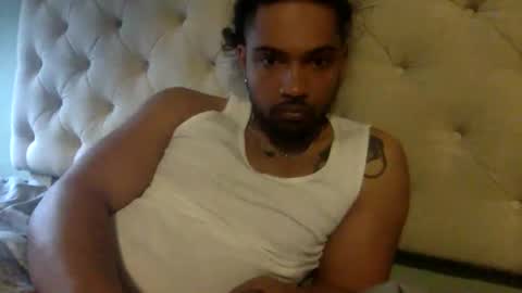 Snapshot of gilbone_gattsby chatting on April 1, 2026, 10:40 pm gilbone_gattsby online show from April 1, 2026, 10:40 pm