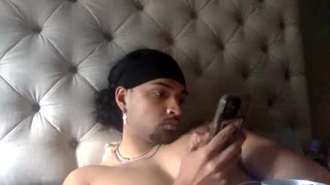 Snapshot of gilbone_gattsby chatting on April 7, 2026, 4:18 pm gilbone_gattsby online show from April 7, 2026, 4:18 pm