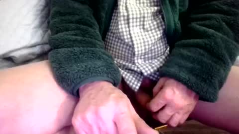 Snapshot of gilly_69 chatting on December 23, 2024, 2:07 pm gilly_69 online show from December 23, 2024, 2:07 pm