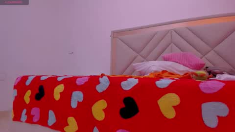 Gimena online show from November 12, 2025, 11:54 am