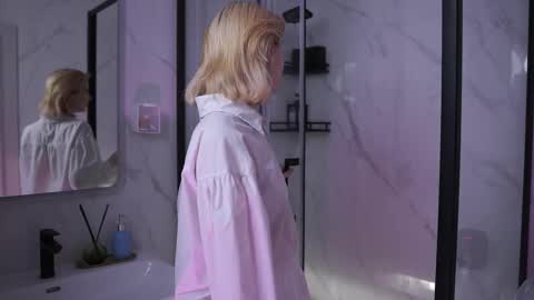 Snapshot of gin_yoon chatting on November 15, 2025, 6:33 am Gin online show from November 15, 2025, 6:33 am