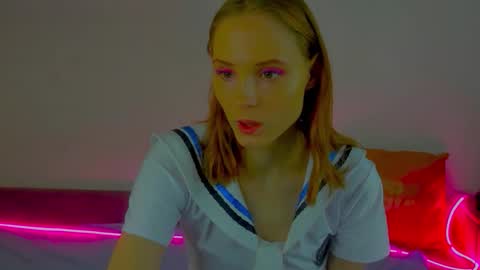 Gina online show from September 17, 2025, 2:35 am