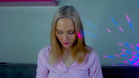 Gina online show from December 21, 2025, 10:55 am