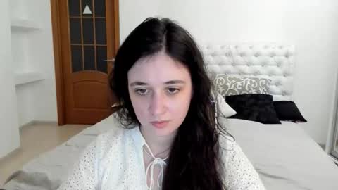 Kate online show from September 23, 2025, 9:56 am