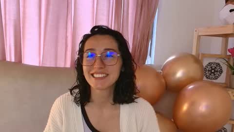 Snapshot of ginevra_esposito chatting on April 21, 2026, 12:44 pm Ginn online show from April 21, 2026, 12:44 pm