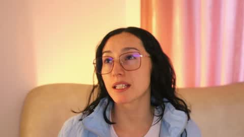 Snapshot of ginevra_esposito chatting on May 19, 2026, 12:44 pm Ginn online show from May 19, 2026, 12:44 pm