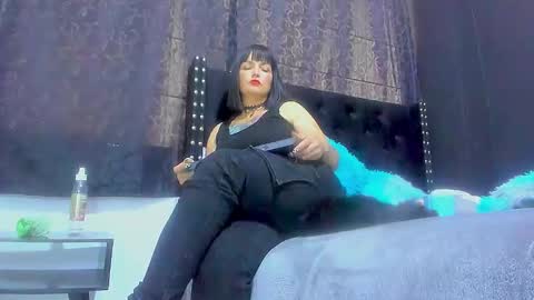 Miss online show from October 21, 2025, 9:04 pm