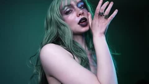        im expecting 350 thumbs up on my altar   online show from April 2, 2026, 10:07 pm