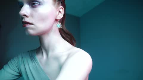        im expecting 350 thumbs up on my altar   online show from April 16, 2026, 10:12 pm