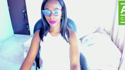 Snapshot of ginger_smil chatting on December 17, 2025, 12:22 pm Diana online show from December 17, 2025, 12:22 pm
