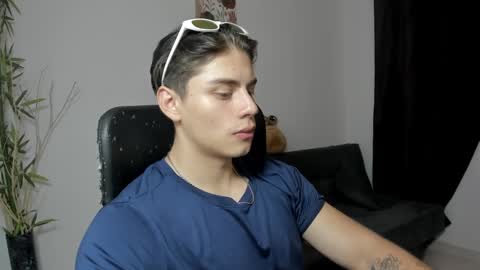 Snapshot of gio_russo chatting on December 4, 2024, 5:05 am GioRusso online show from December 4, 2024, 5:05 am