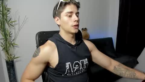 Snapshot of gio_russo chatting on December 5, 2024, 7:05 am GioRusso online show from December 5, 2024, 7:05 am