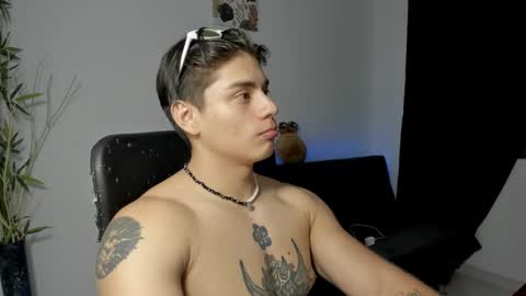 Snapshot of gio_russo chatting on December 8, 2024, 12:29 am GioRusso online show from December 8, 2024, 12:29 am