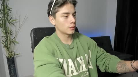 Snapshot of gio_russo chatting on December 12, 2024, 7:52 am GioRusso online show from December 12, 2024, 7:52 am