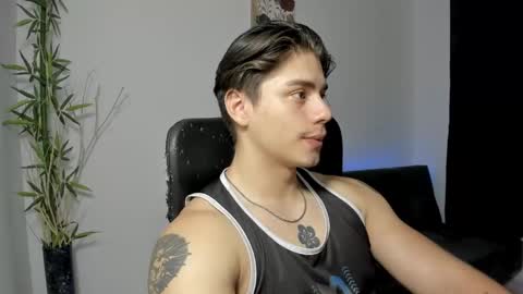 Snapshot of gio_russo chatting on December 19, 2024, 12:56 am GioRusso online show from December 19, 2024, 12:56 am