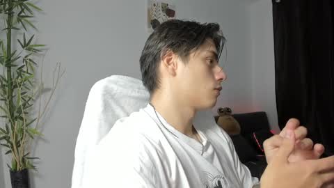 Snapshot of gio_russo chatting on January 6, 2025, 10:05 pm GioRusso online show from January 6, 2025, 10:05 pm