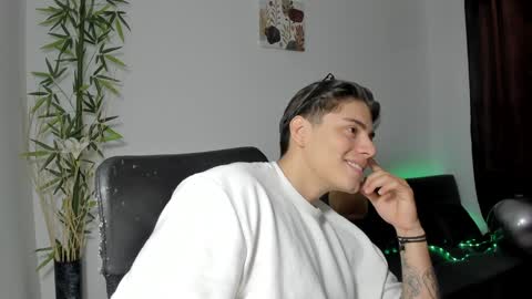 Snapshot of gio_russo chatting on January 23, 2025, 5:42 pm GioRusso online show from January 23, 2025, 5:42 pm