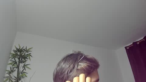 Snapshot of gio_russo chatting on January 29, 2025, 4:52 pm GioRusso online show from January 29, 2025, 4:52 pm