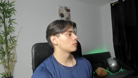 Snapshot of gio_russo chatting on January 31, 2025, 12:17 am GioRusso online show from January 31, 2025, 12:17 am