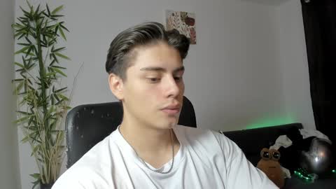 Snapshot of gio_russo chatting on February 3, 2025, 4:10 pm GioRusso online show from February 3, 2025, 4:10 pm