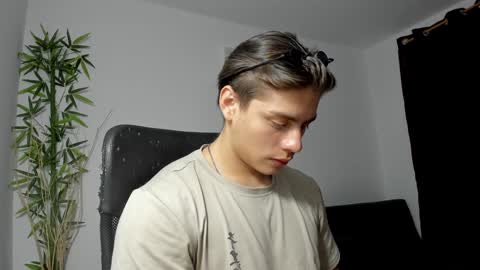 Snapshot of gio_russo chatting on February 9, 2025, 1:11 am GioRusso online show from February 9, 2025, 1:11 am