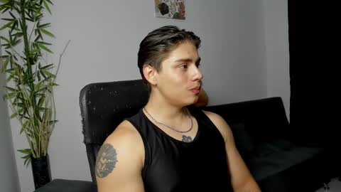 Snapshot of gio_russo chatting on February 12, 2025, 2:35 am GioRusso online show from February 12, 2025, 2:35 am